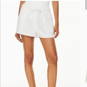 Aritzia Wilfred Mid-Rise Cotton White Shorts